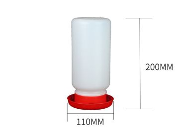 The Bird Feeds The Water Bottle To The Pigeon With A Waterer, Pigeon Trough Screw Mouth (Option: B)